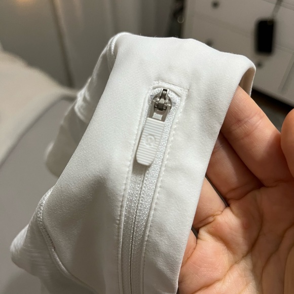 lululemon white speed up shorts - Picture 5 of 5